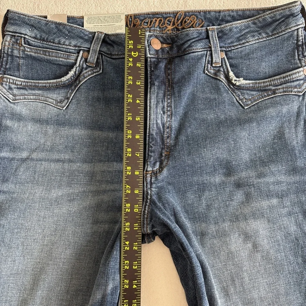 NWT Wrangler Retro High Rise Flare Jeans Womens 33x32 Blue Denim Sustainable NWT